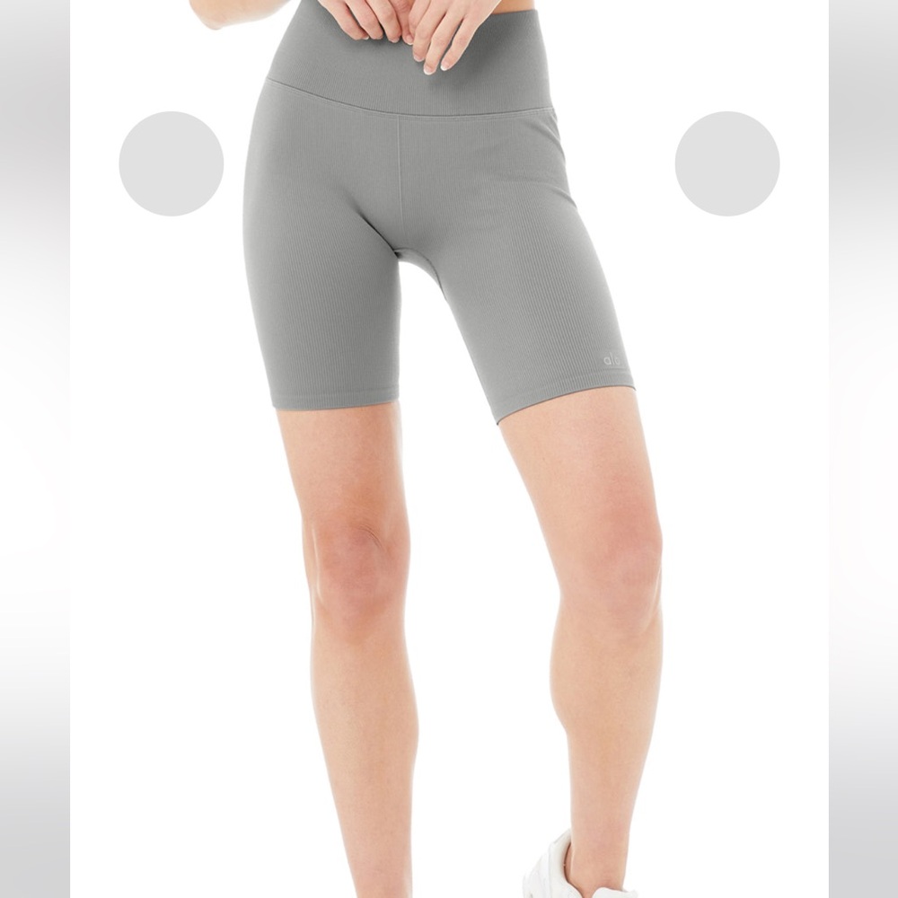 Alo Seamless High-Waist Ribbed Biker Short, size s, sterling color